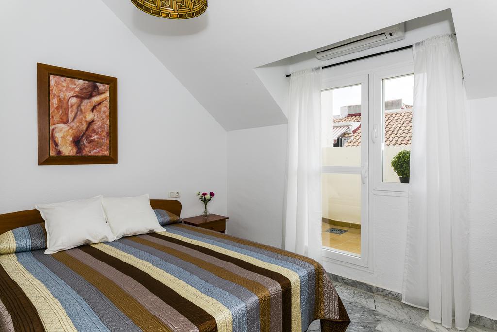 Weforyou Real Del Tivoli Two Rooms Benalmádena Eksteriør billede